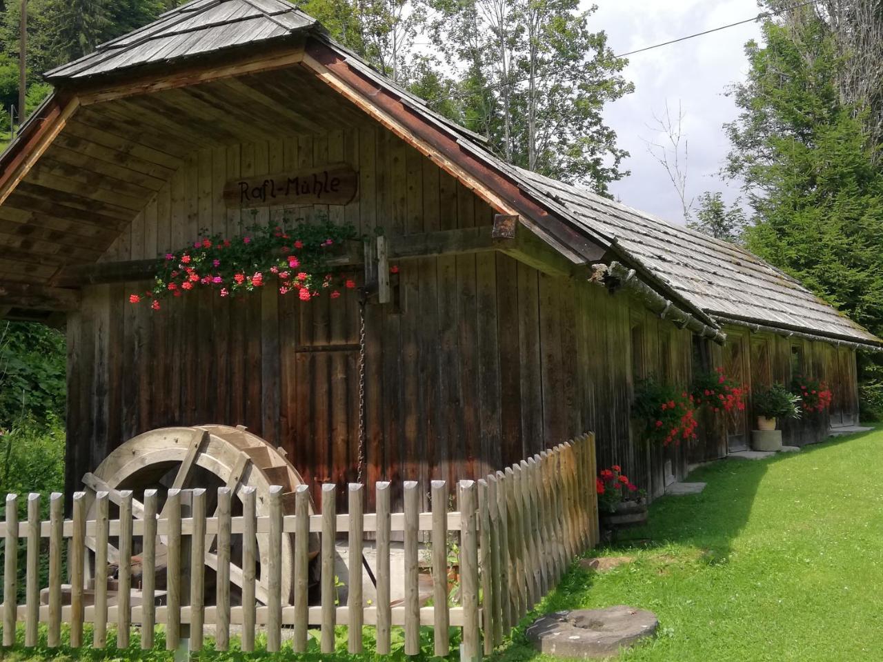 Raffelwirt Hotel Deutschgriffen Buitenkant foto